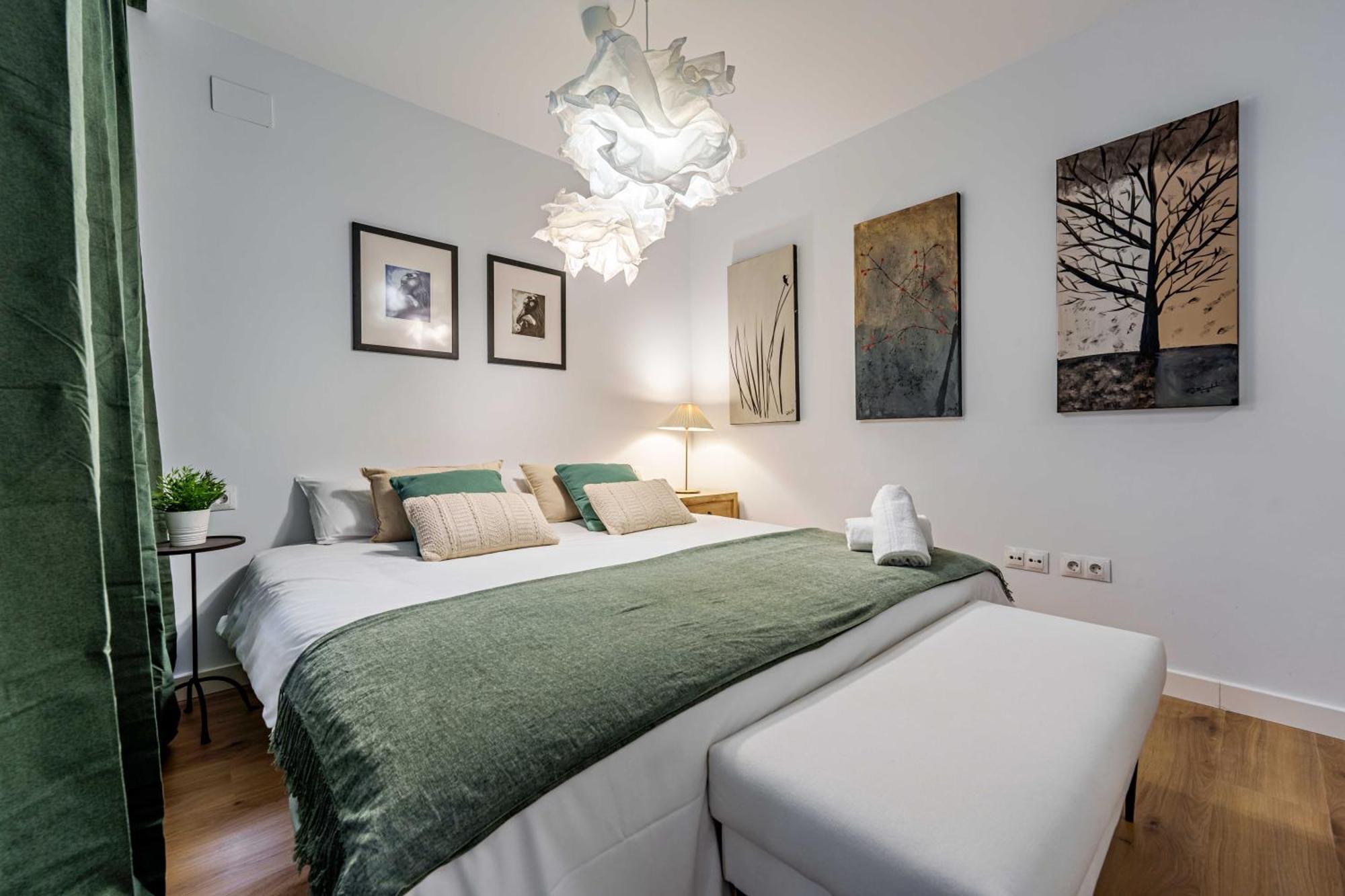 Sunset - Soho Art District Apartment *